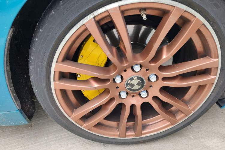 Used BMW 4 Series 2017 430i Convertible M Sport Package Right Front Wheel Hub