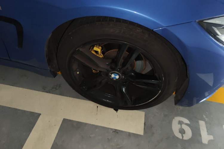 Used BMW 4 Series 2017 425i Gran Coupe Luxury M Sport Package Right Front Wheel Hub