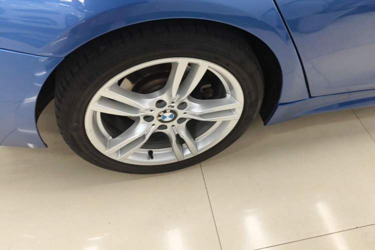Used BMW 4 Series 2017 425i Gran Coupe Luxury M Sport Package Right Rear Wheel Hub