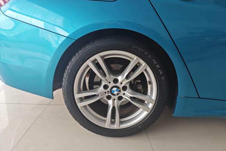 Used BMW 4 Series 2017 425i Gran Coupe Leading Model with M Sport Package Right Rear Wheel Hub