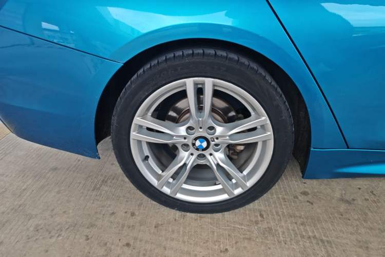 Used BMW 4 Series 2017 425i Gran Coupe Leading Model with M Sport Package Right Rear Wheel Hub
