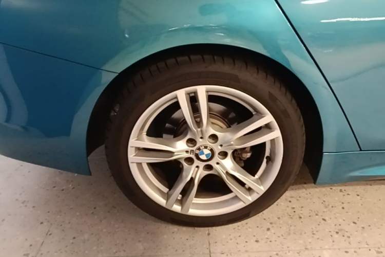 Used BMW 4 Series 2017 425i Gran Coupe Leading Model with M Sport Package Right Rear Wheel Hub