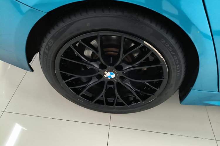 Used BMW 4 Series 2017 425i Gran Coupe Leading Model with M Sport Package Right Rear Wheel Hub