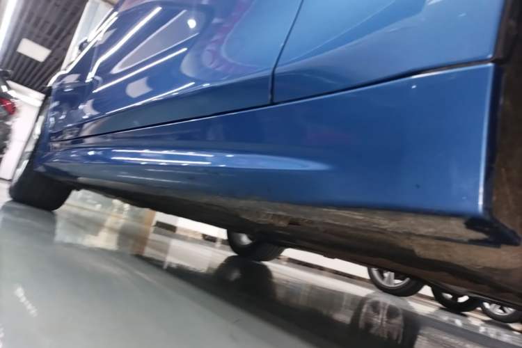 Used BMW 4 Series 2017 425i Gran Coupe Leading Model with M Sport Package Right Side Sill