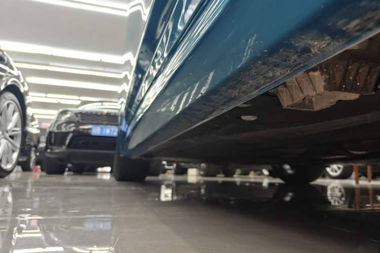 Used BMW 4 Series 2017 425i Convertible M Sport Package Right Side Sill