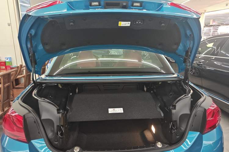 Used BMW 4 Series 2017 425i Convertible M Sport Package Trunk