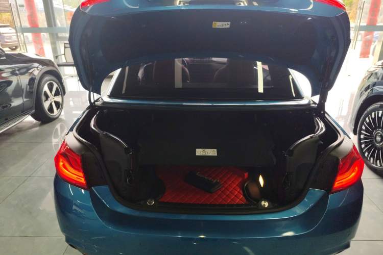 Used BMW 4 Series 2017 425i Convertible M Sport Package Trunk