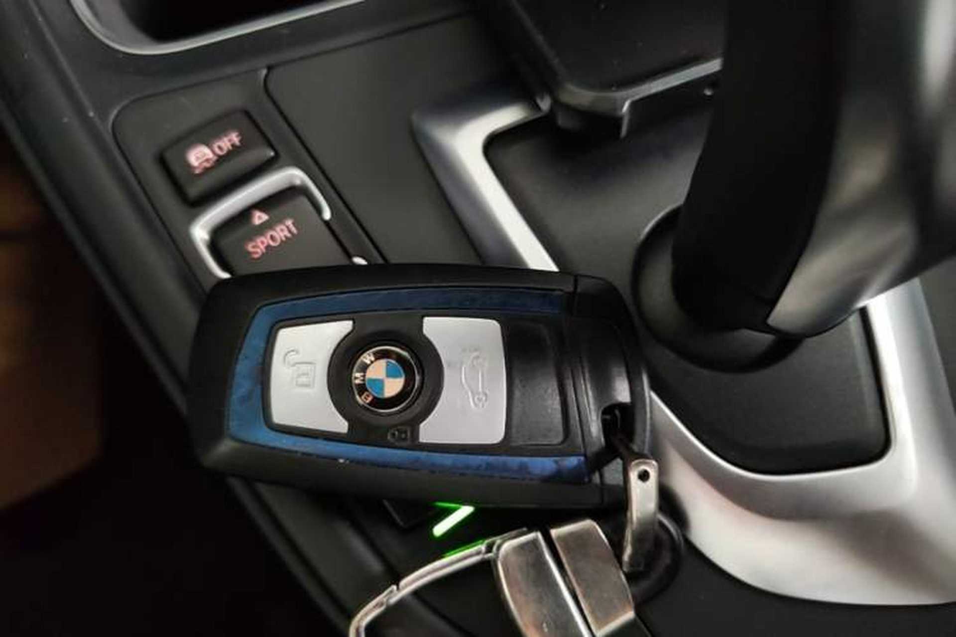 Used BMW 4 Series 2017 425i Convertible M Sport Package Vehicle Key