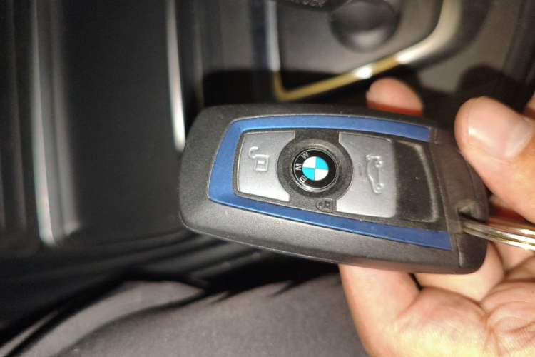 Used BMW 4 Series 2017 425i Gran Coupe Leading Model with M Sport Package Vehicle Key