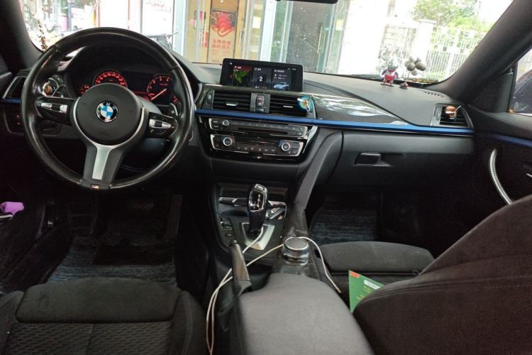 Used BMW 4 Series 2017 425i Gran Coupe Leading Model with M Sport Package Center Console