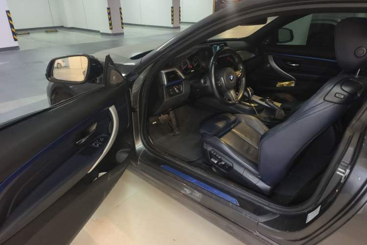 Used BMW 4 Series 2017 425i M Sport Package Driver Seat