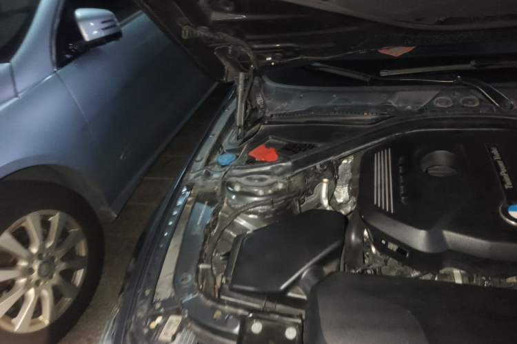 Used BMW 4 Series 2017 425i M Sport Package Engine Bay Right