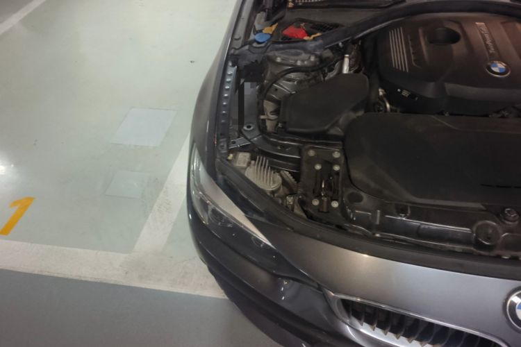 Used BMW 4 Series 2017 425i M Sport Package Engine Bay Right