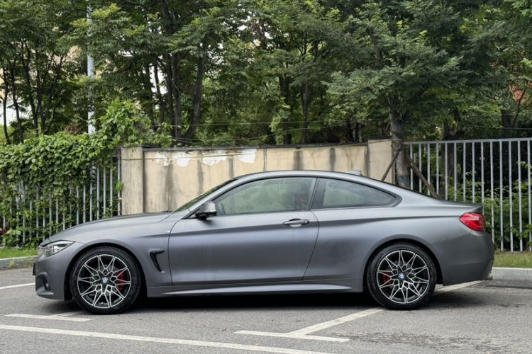 Used BMW 4 Series 2017 425i M Sport Package Exterior 4