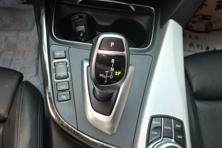 Used BMW 4 Series 2017 425i Gran Coupe Luxury M Sport Package Gear Lever