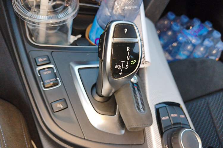 Used BMW 4 Series 2017 425i Gran Coupe Leading Model with M Sport Package Gear Lever