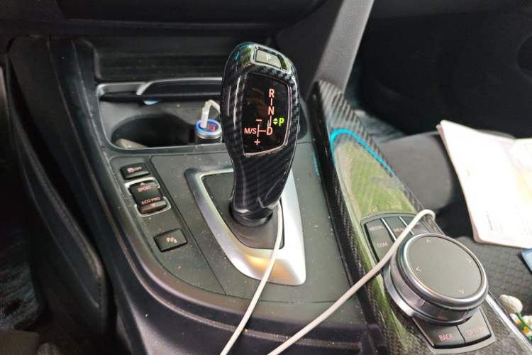 Used BMW 4 Series 2017 425i Gran Coupe Leading Model with M Sport Package Gear Lever