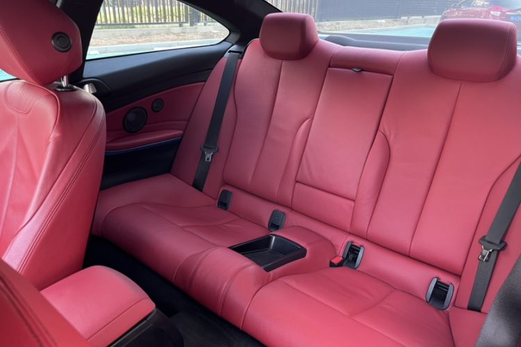 Used BMW 4 Series 2017 425i M Sport Package Interior 4
