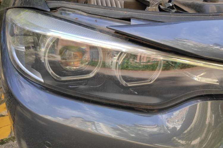 Used BMW 4 Series 2017 425i Gran Coupe Leading Model with M Sport Package Right Front Headlight