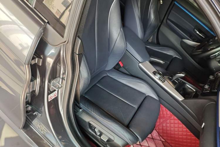 Used BMW 4 Series 2017 425i Gran Coupe Luxury M Sport Package Right Front Seat