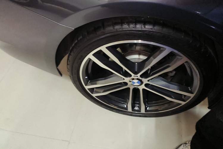 Used BMW 4 Series 2017 425i Gran Coupe Leading Model with M Sport Package Right Rear Wheel Hub