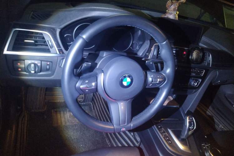 Used BMW 4 Series 2017 430i Convertible M Sport Package Steering Wheel