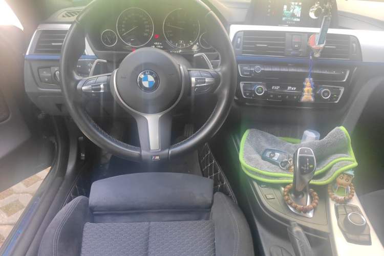 Used BMW 4 Series 2017 425i Gran Coupe Leading Model with M Sport Package Steering Wheel