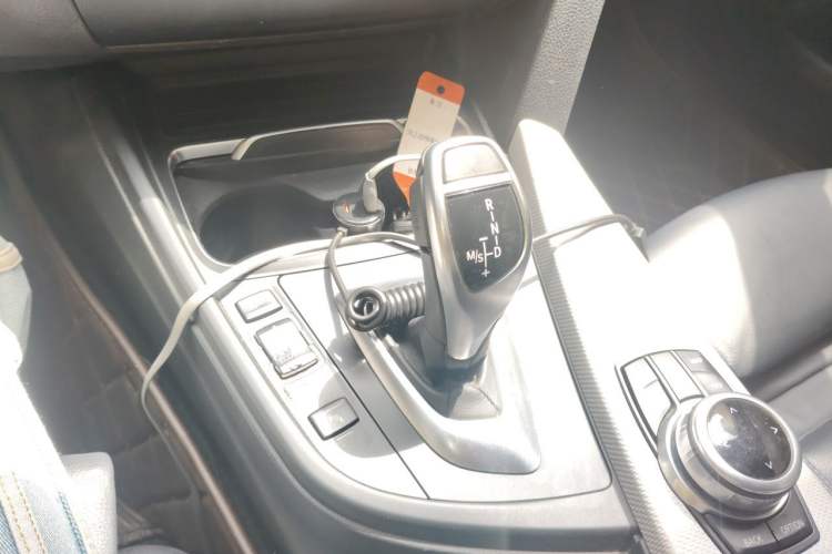 Used BMW 4 Series 2017 425i Convertible M Sport Package Gear Lever