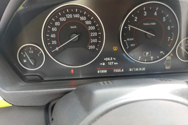 Used BMW 4 Series 2017 425i Convertible M Sport Package Odometer Close Up