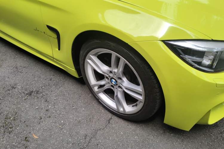 Used BMW 4 Series 2017 425i Convertible M Sport Package Right Front Wheel Hub