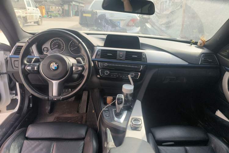 Used BMW 4 Series 2017 425i M Sport Package Center Console