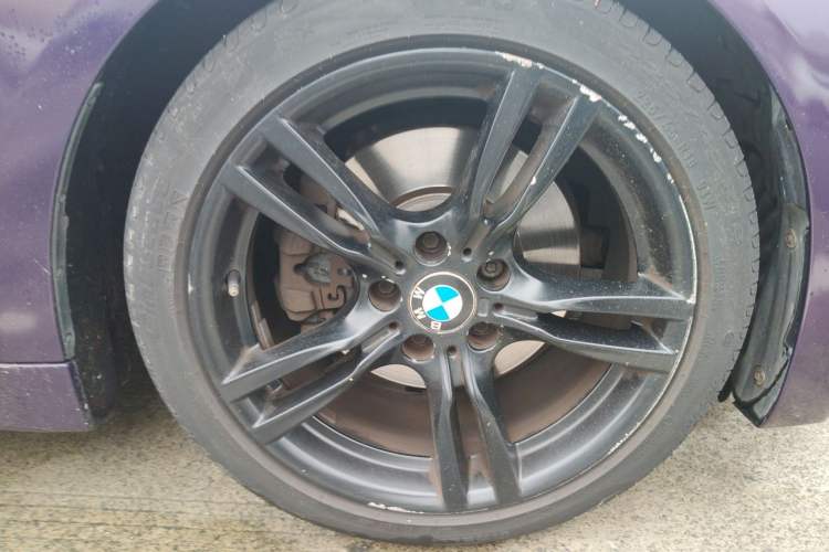 Used BMW 4 Series 2017 430i Convertible M Sport Package Right Front Wheel Hub