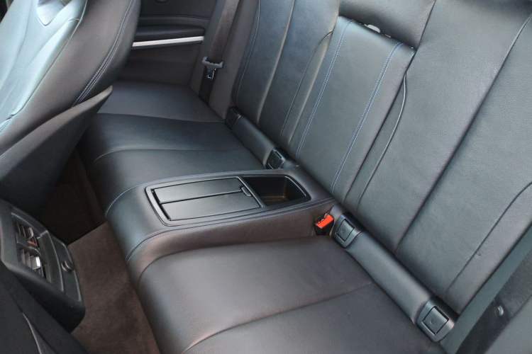 Used BMW 4 Series 2017 425i Convertible M Sport Package Interior 4