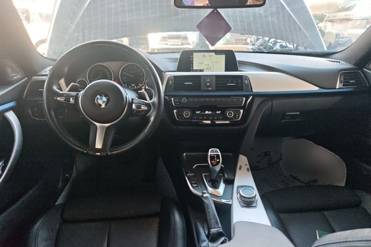 Used BMW 4 Series 2017 425i Gran Coupe Luxury M Sport Package Center Console
