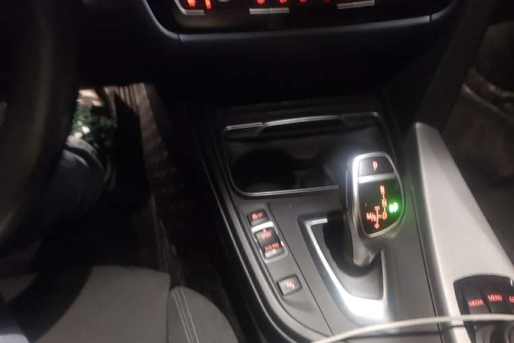Used BMW 4 Series 2017 425i Gran Coupe Leading Model with M Sport Package Gear Lever