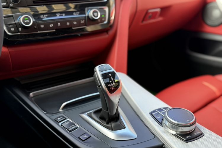 Used BMW 4 Series 2017 425i Gran Coupe Luxury M Sport Package Interior 8