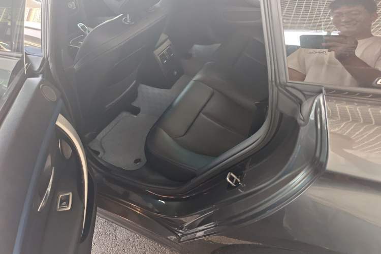 Used BMW 4 Series 2017 425i Gran Coupe Luxury M Sport Package Left Rear Seat