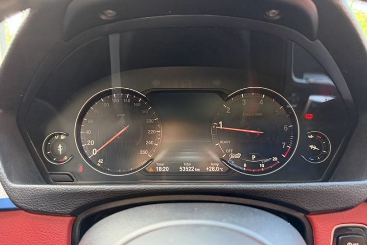 Used BMW 4 Series 2017 425i Gran Coupe Luxury M Sport Package Odometer Close Up