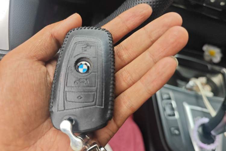 Used BMW 4 Series 2017 425i Gran Coupe Leading Model with M Sport Package Vehicle Key