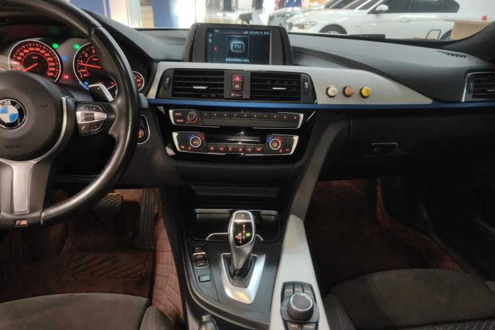 Used BMW 4 Series 2017 425i Gran Coupe Leading Model with M Sport Package Audio And AC Panel