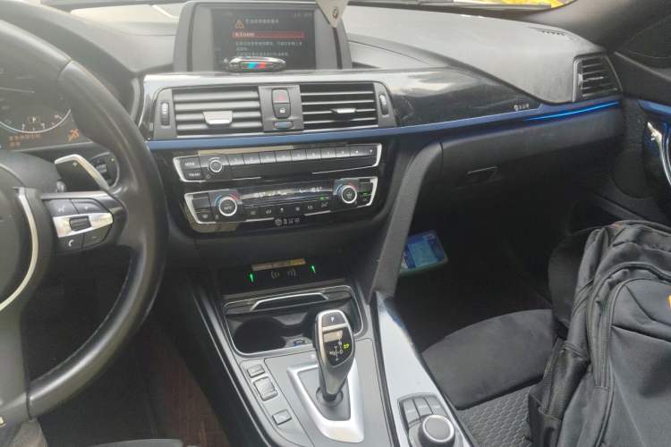 Used BMW 4 Series 2017 425i Gran Coupe Leading Model with M Sport Package Audio And AC Panel