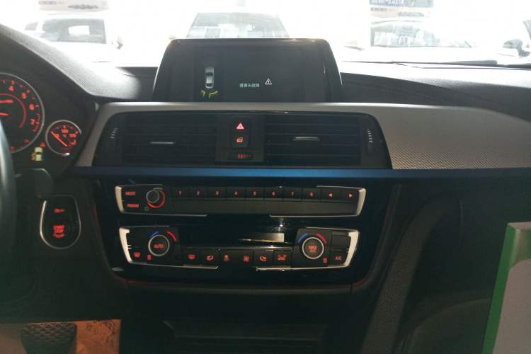 Used BMW 4 Series 2017 425i Gran Coupe Leading Model with M Sport Package Audio And AC Panel