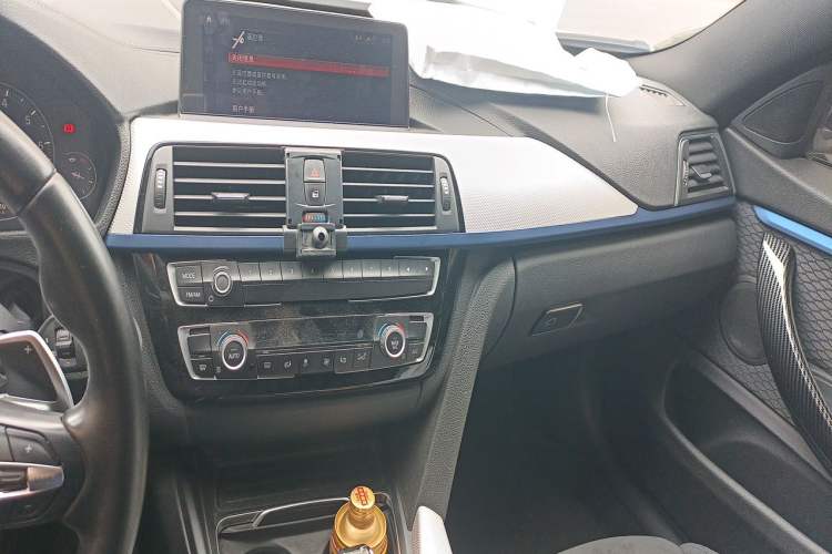 Used BMW 4 Series 2017 425i Gran Coupe Leading Model with M Sport Package Audio And AC Panel