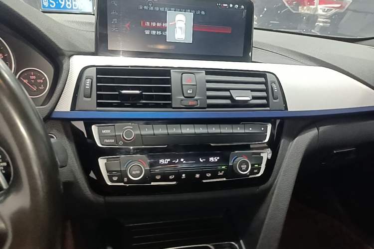 Used BMW 4 Series 2017 425i Gran Coupe Leading Model with M Sport Package Audio And AC Panel