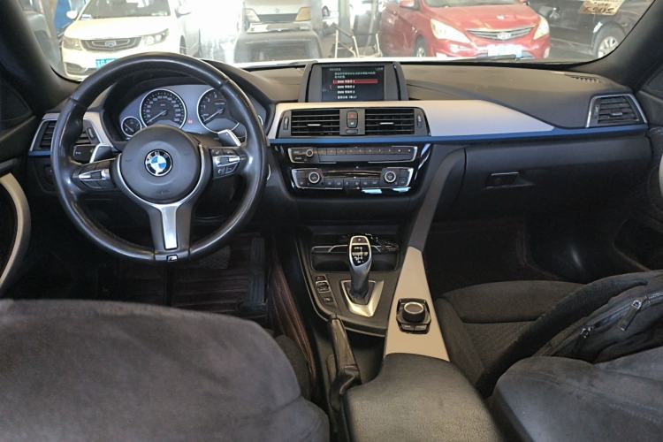Used BMW 4 Series 2017 425i Gran Coupe Leading Model with M Sport Package Center Console
