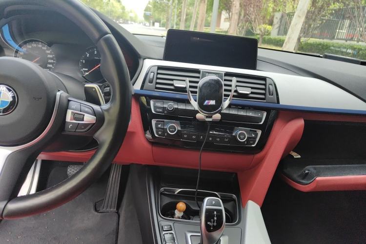Used BMW 4 Series 2017 425i M Sport Package Center Console