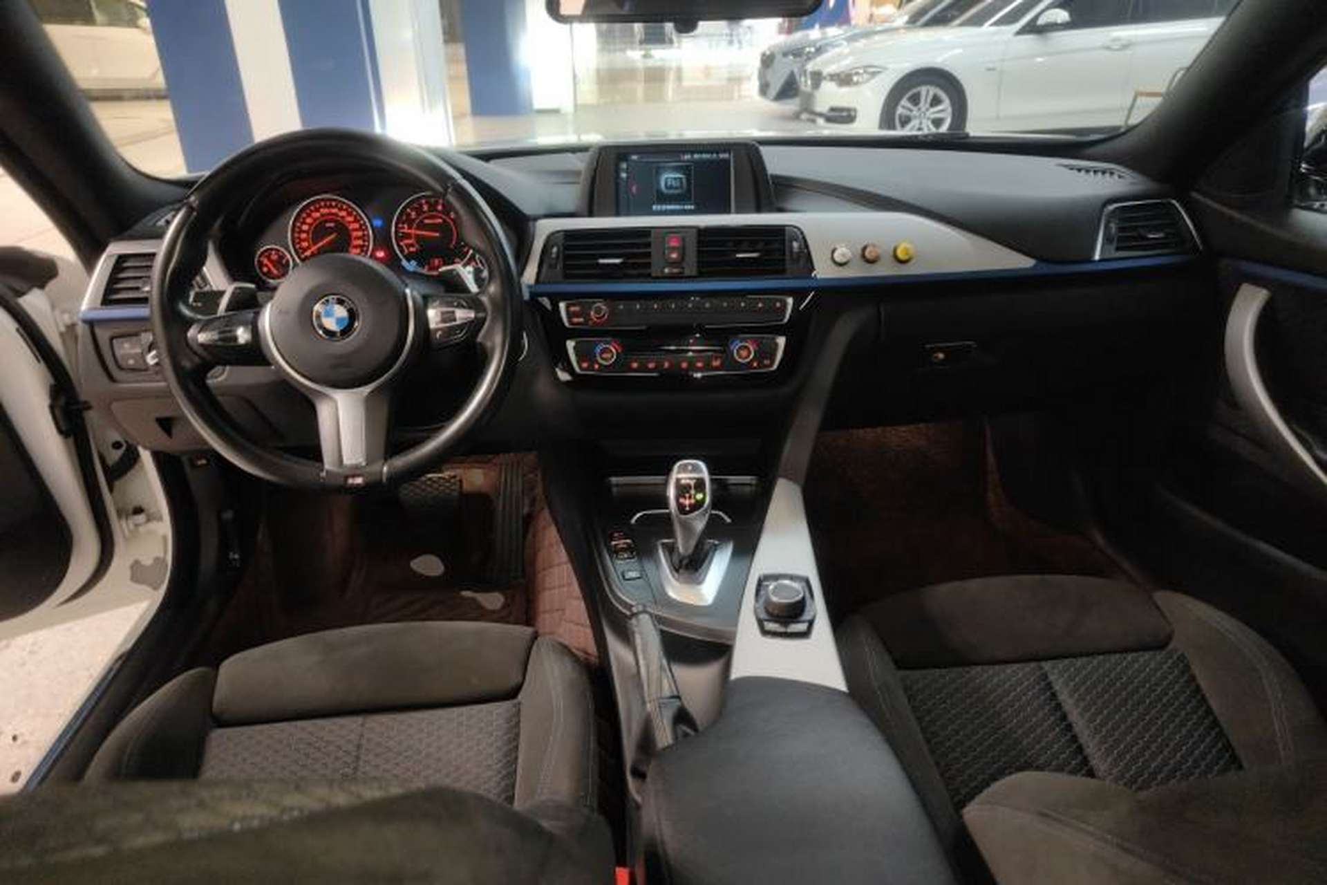 Used BMW 4 Series 2017 425i Gran Coupe Leading Model with M Sport Package Center Console