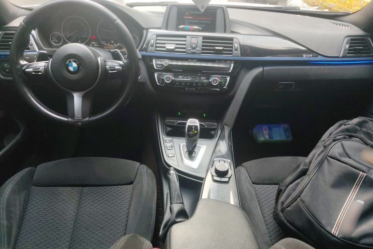 Used BMW 4 Series 2017 425i Gran Coupe Leading Model with M Sport Package Center Console