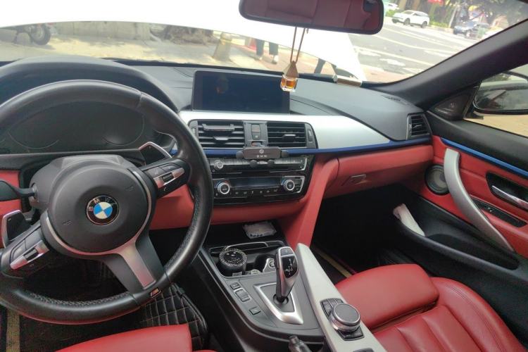 Used BMW 4 Series 2017 425i Convertible M Sport Package Center Console