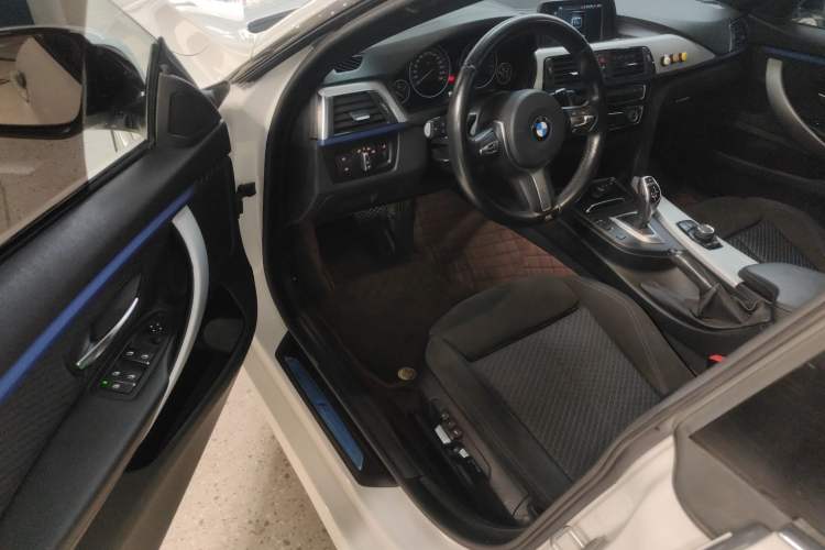 Used BMW 4 Series 2017 425i Gran Coupe Leading Model with M Sport Package Driver Seat